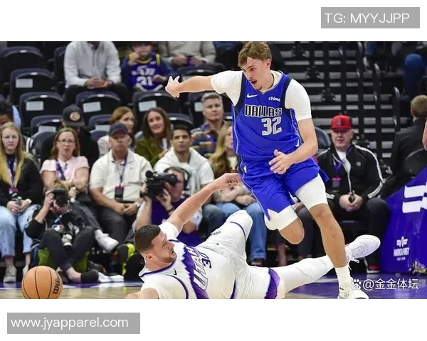 NBA季前赛战报浓眉25分6板，独行侠114-101击败爵士