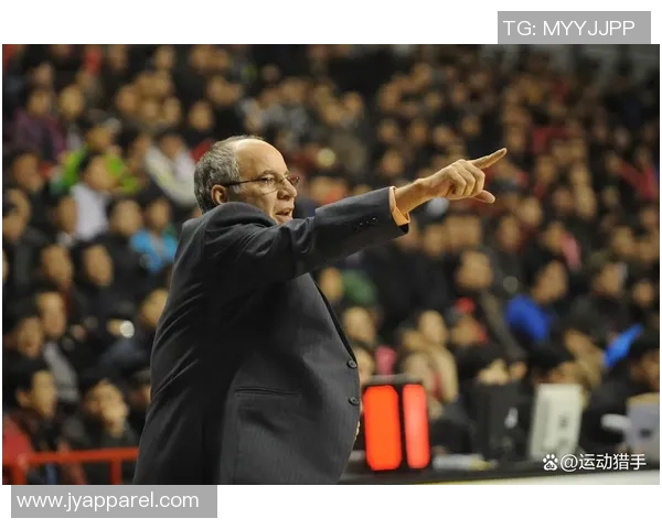 科尔：亚历山大身体控制能力和控球技术非常出色 造犯规联盟一绝