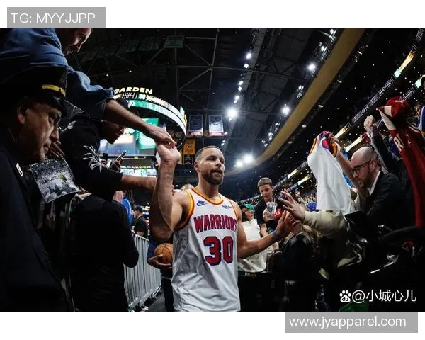 得分榜前五就库里这一个老头