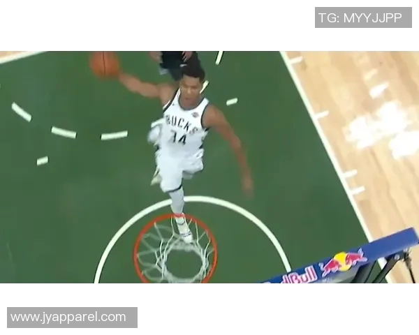 篮球球料：雄鹿队字母哥直言争议性大风车扣篮事件真相