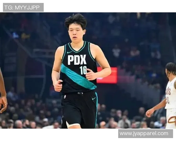 二年级克林根20+15创开拓者队史纪录 二年级克林根20+15创开拓者队史纪录