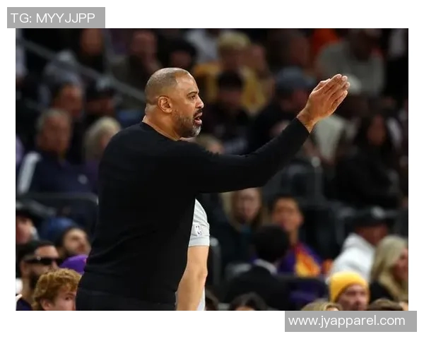 乌度卡:防守文班就是多人围堵主动贴防 我们成功打乱了他的节奏 乌度卡:防守文班就是多人围堵主动贴防 我们成功打乱了他的节奏